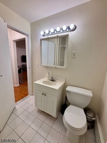 605 Grove St E10, Clifton City, NJ 07013
