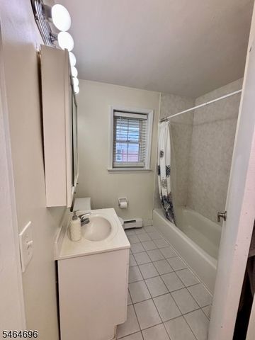605 Grove St E10, Clifton City, NJ 07013