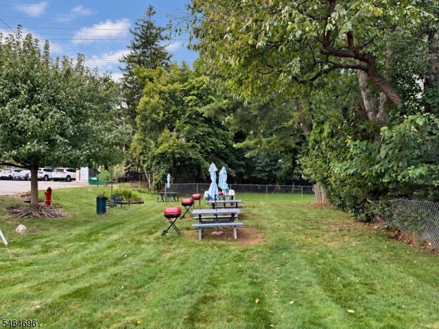605 Grove St E10, Clifton City, NJ 07013