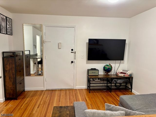 605 Grove St E10, Clifton City, NJ 07013