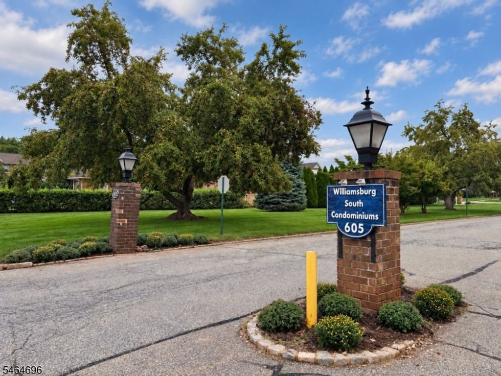 605 Grove St E10, Clifton City, NJ 07013