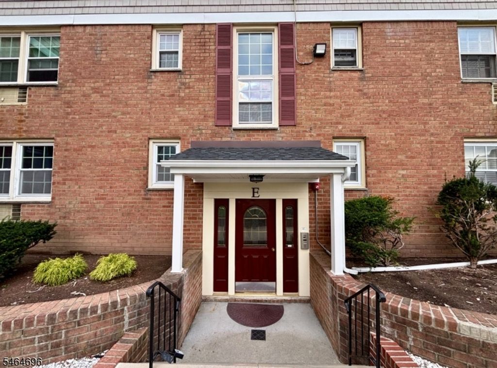 605 Grove St E10, Clifton City, NJ 07013 — photo 2