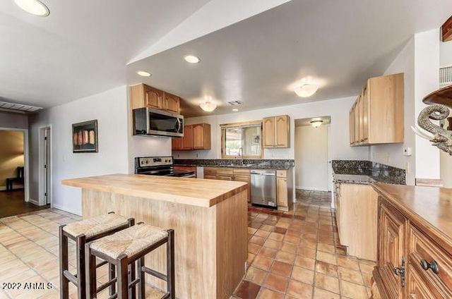 137 E FREMONT Drive, Tempe, AZ 85282