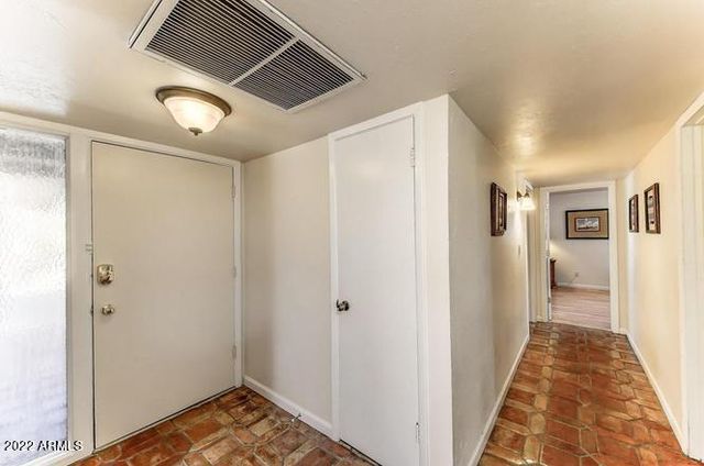 137 E FREMONT Drive, Tempe, AZ 85282