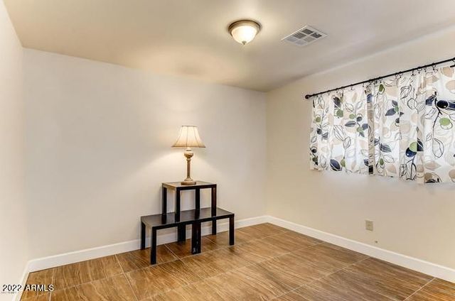 137 E FREMONT Drive, Tempe, AZ 85282