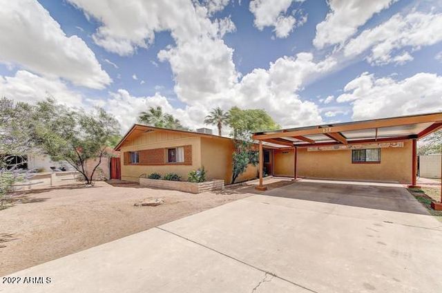 137 E FREMONT Drive, Tempe, AZ 85282