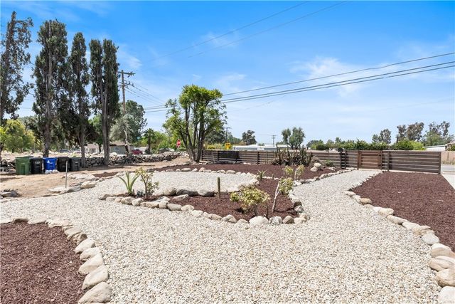 1202 Amethyst Street, Mentone, CA 92359