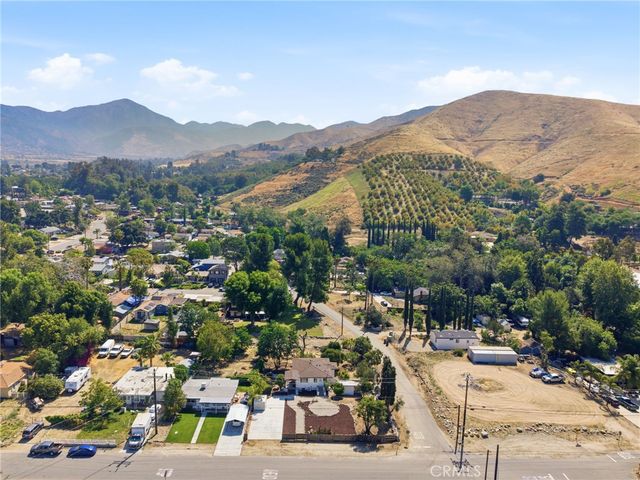 1202 Amethyst Street, Mentone, CA 92359