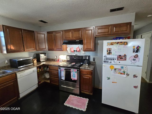 2401 S Wall Avenue, Joplin, MO 64804