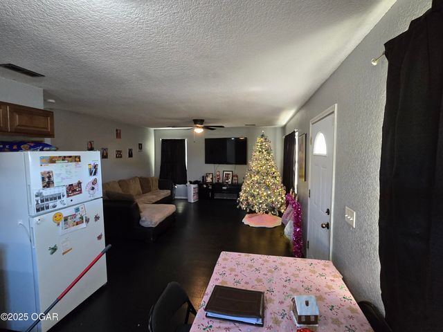 2401 S Wall Avenue, Joplin, MO 64804