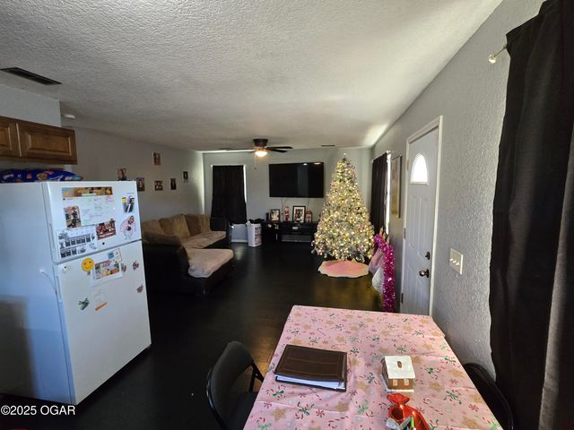 2401 S Wall Avenue, Joplin, MO 64804