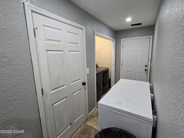 2401 S Wall Avenue, Joplin, MO 64804