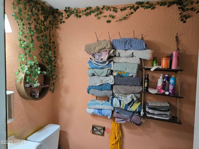 2401 S Wall Avenue, Joplin, MO 64804