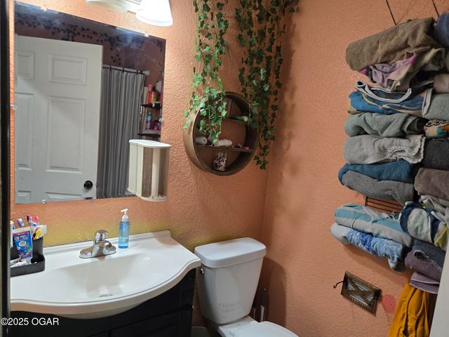 2401 S Wall Avenue, Joplin, MO 64804