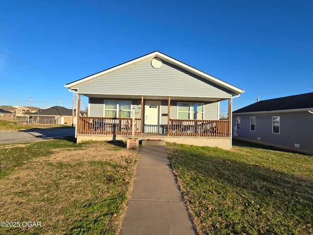 2401 S Wall Avenue, Joplin, MO 64804