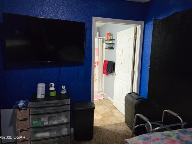 2401 S Wall Avenue, Joplin, MO 64804