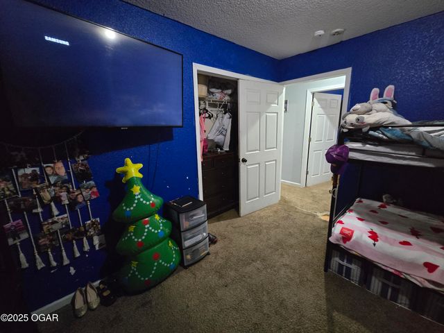 2401 S Wall Avenue, Joplin, MO 64804