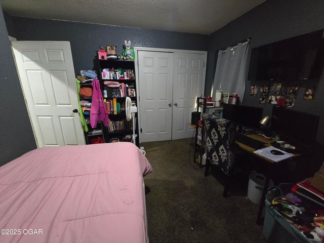 2401 S Wall Avenue, Joplin, MO 64804