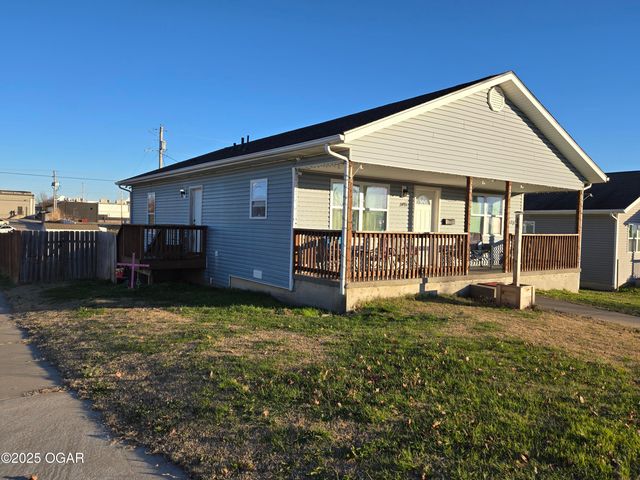 2401 S Wall Avenue, Joplin, MO 64804