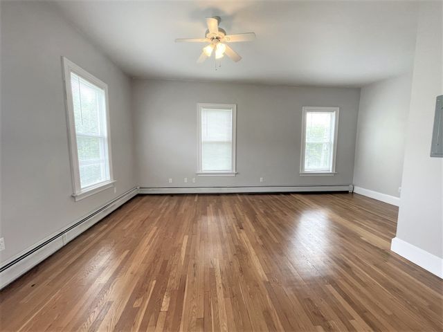 1 Cedar Sq 2, Cambridge, MA 02140