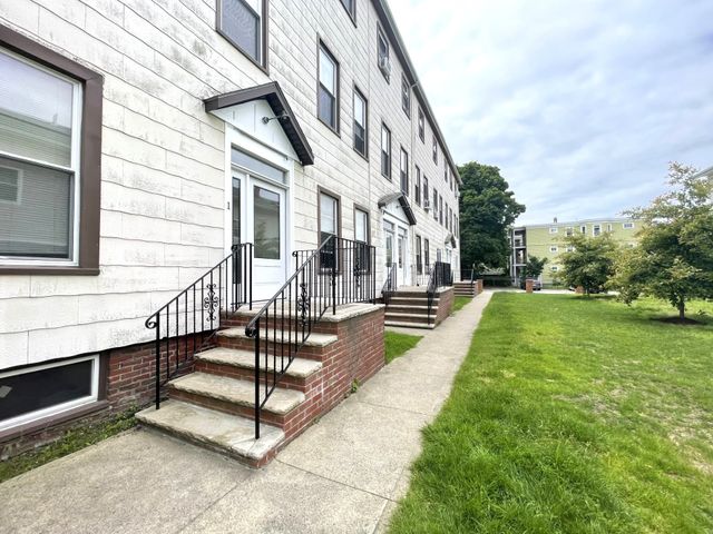 1 Cedar Sq 2, Cambridge, MA 02140