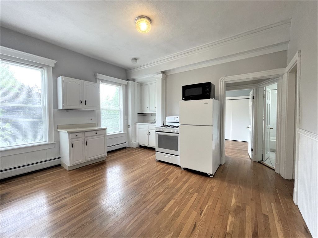 1 Cedar Sq 2, Cambridge, MA 02140