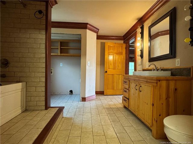 1097 Galatia Church Road, Raeford, NC 28376