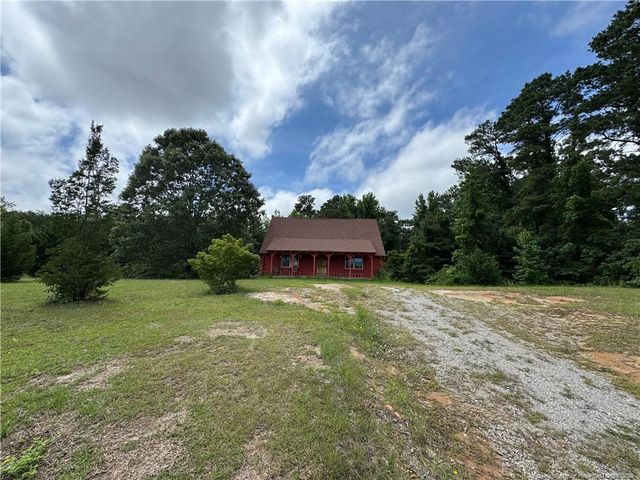 1097 Galatia Church Road, Raeford, NC 28376