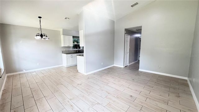 11 E ELLA J GILMORE STREET, Apopka, FL 32703