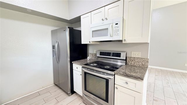 11 E ELLA J GILMORE STREET, Apopka, FL 32703