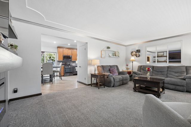 1106 Maple Court, Lockport, IL 60441