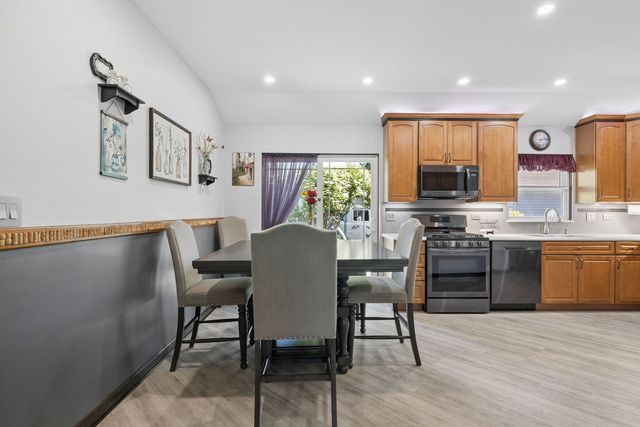 1106 Maple Court, Lockport, IL 60441