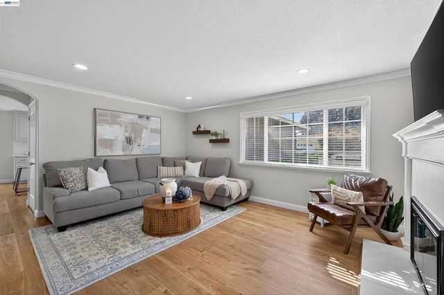 732 732 Hazel St, Livermore, CA 94550