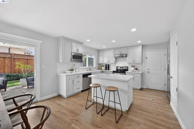 732 732 Hazel St, Livermore, CA 94550