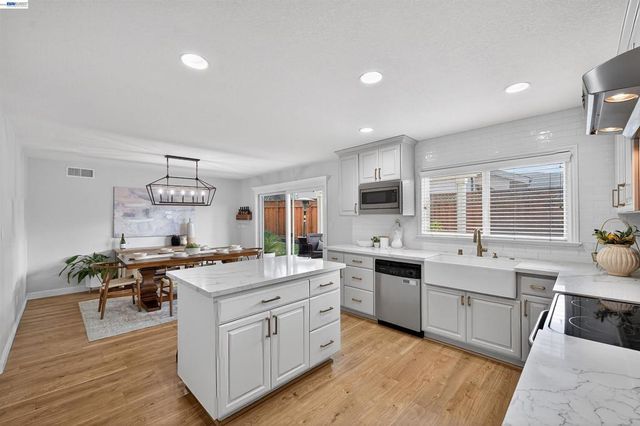 732 732 Hazel St, Livermore, CA 94550