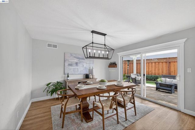 732 732 Hazel St, Livermore, CA 94550