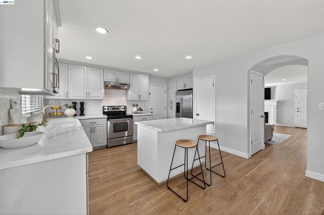 732 732 Hazel St, Livermore, CA 94550