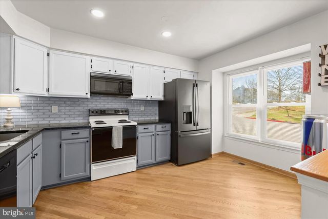 17 LANHILL COURT, Baltimore, MD 21227