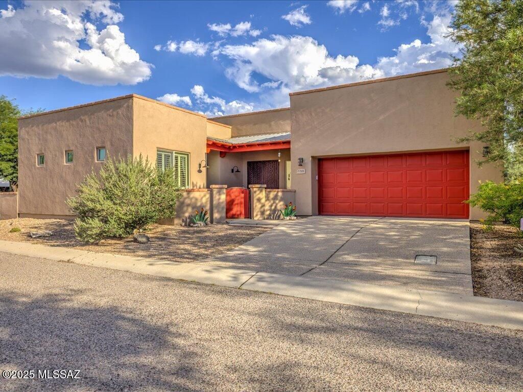 10606 E John McNair Place, Tucson, AZ 85747