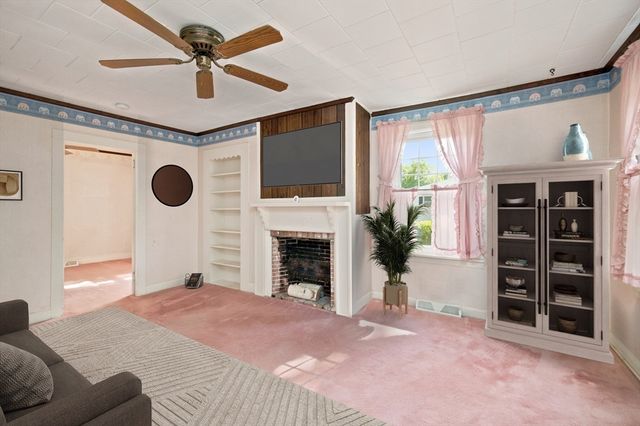 989 Cohannet St, Taunton, MA 02780
