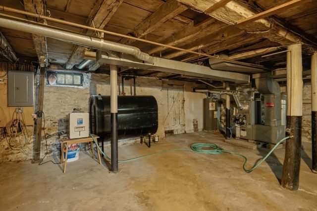989 Cohannet St, Taunton, MA 02780