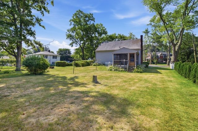 989 Cohannet St, Taunton, MA 02780