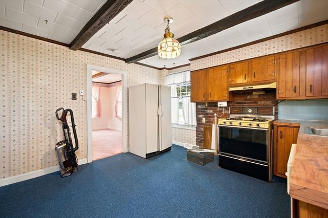 989 Cohannet St, Taunton, MA 02780