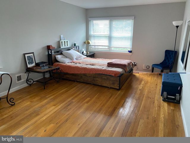 1131 COUNTRY MILL DR, Cranbury, NJ 08512