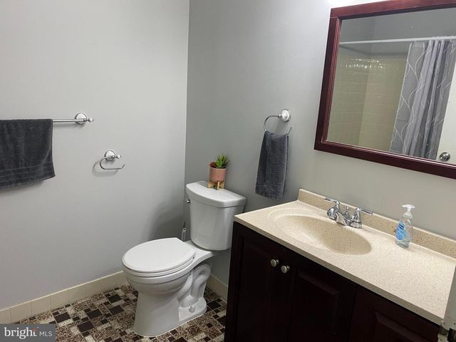 1131 COUNTRY MILL DR, Cranbury, NJ 08512