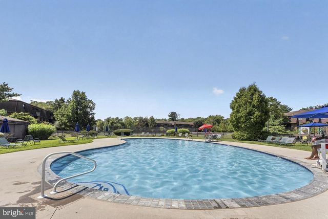1131 COUNTRY MILL DR, Cranbury, NJ 08512