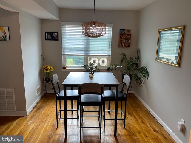 1131 COUNTRY MILL DR, Cranbury, NJ 08512
