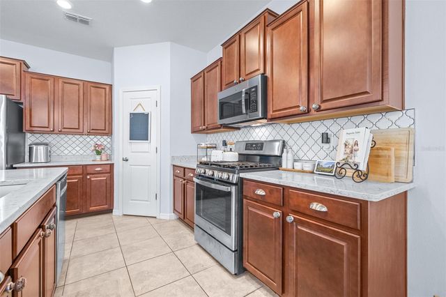 8132 SEAGARDEN LANE, Land O Lakes, FL 34637