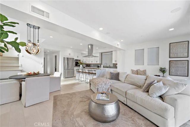 415 Marguerite Avenue, Corona Del Mar, CA 92625