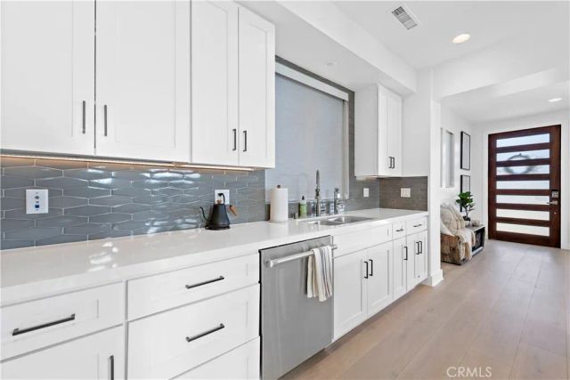 415 Marguerite Avenue, Corona Del Mar, CA 92625